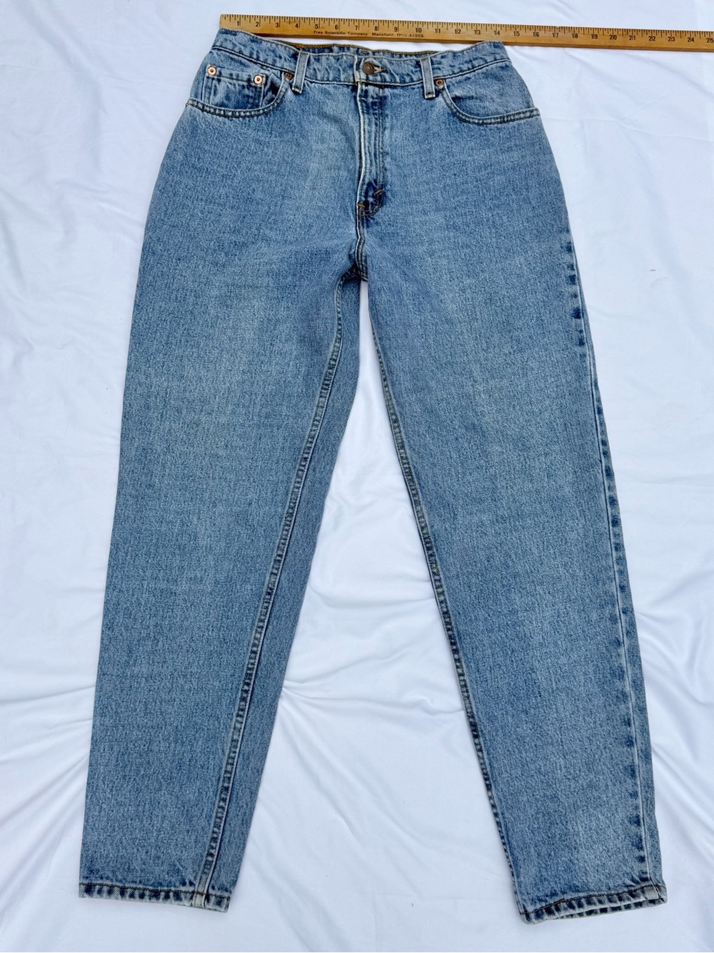 1990’s Vintage 550s 12 Reg High-Rise Light Blue Women’s Jeans